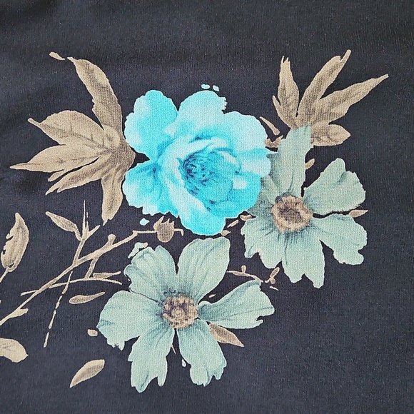 Alfred Dunner Floral Black and Blue Women's Skirt, Size 16 - Picture 3 of 8